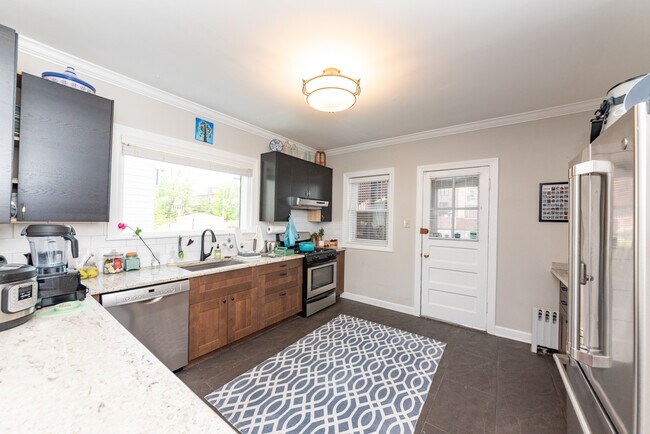 Photo - 426 S Elmwood Ave Unit 1