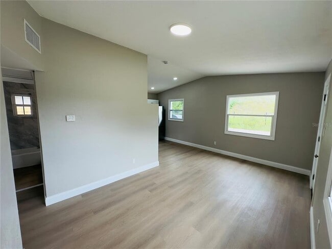 Photo - 3235 Oakley Ave S