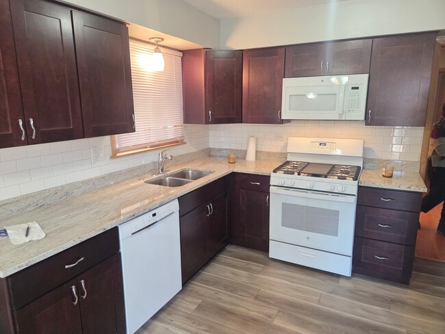 Photo - 5850 N Mulligan Ave Unit 1