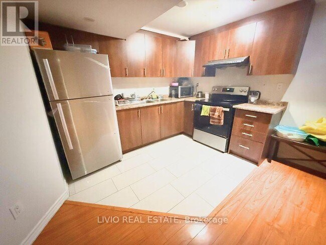 Photo - 55 Peachleaf Crescent