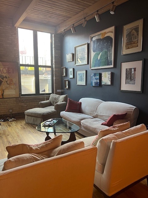 Living Room with gas Fireplace - 1140 W Cornelia Ave Unit C