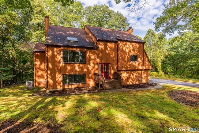 Building Photo - 9 Woodacre Ln Unit 2