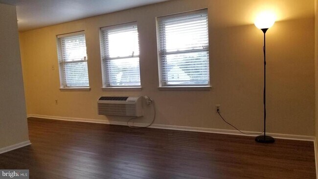 Building Photo - 200 Prince Frederick St Unit M3