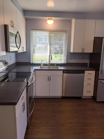 Photo - 1041 Grebe St