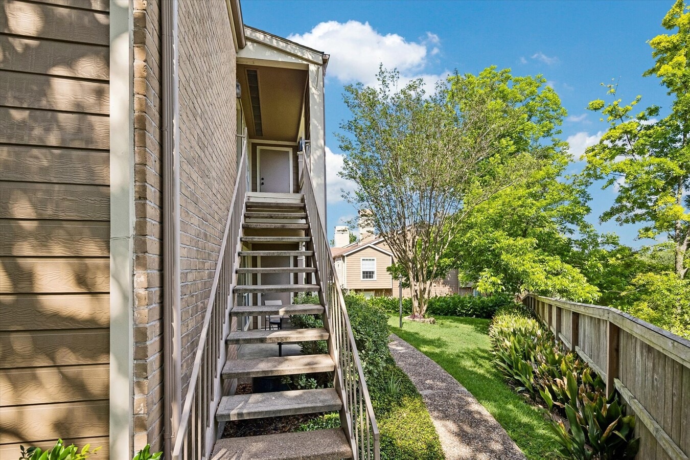 Photo - 1880 White Oak Dr Unit 128