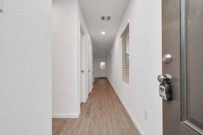 Building Photo - 18710 Gissi Dr