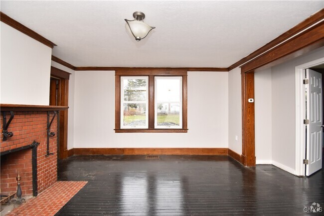 Building Photo - 317 Clay St Rental