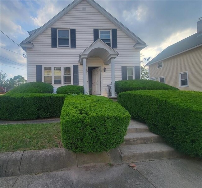 Building Photo - 10 Standish Ave