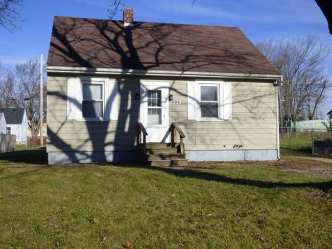 Photo - 3903 Grayston Ave House