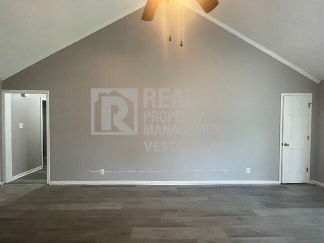 160 N Springs Ct