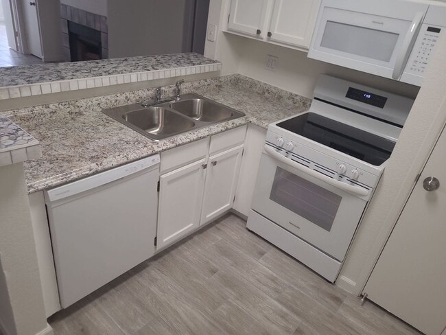 Photo - Close to Arizona Mills Mall