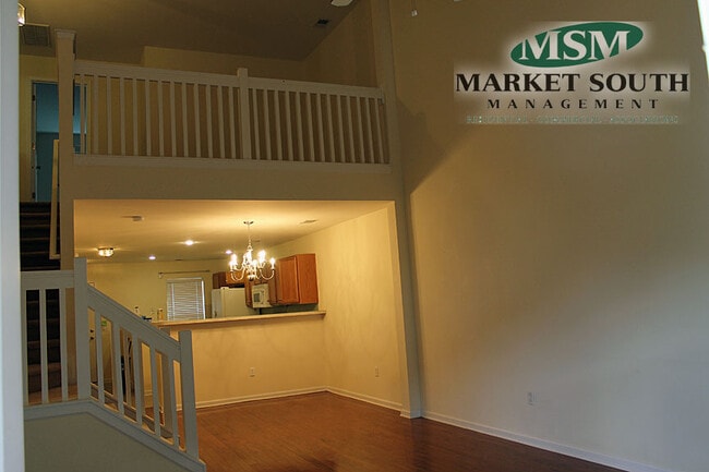 Photo - HARMONY TOWNES - POOLER