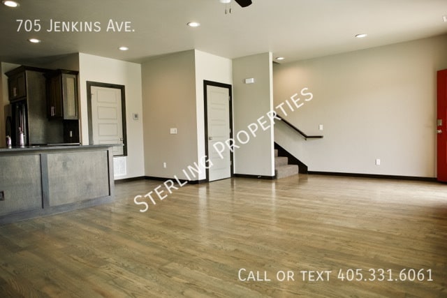 Photo - 705 S Jenkins Ave