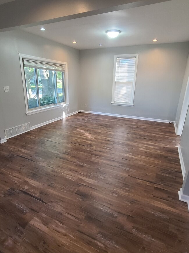 Photo - 3981 S Pine Ave