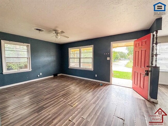 Photo - 2811 NW 21st Pl