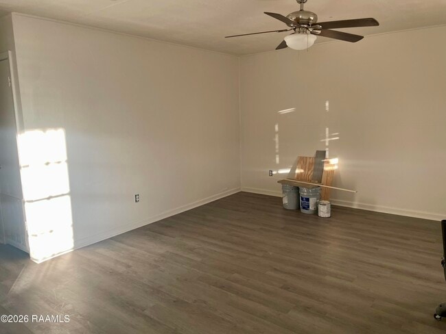 Photo - 391 W Railroad Ave Unit 7