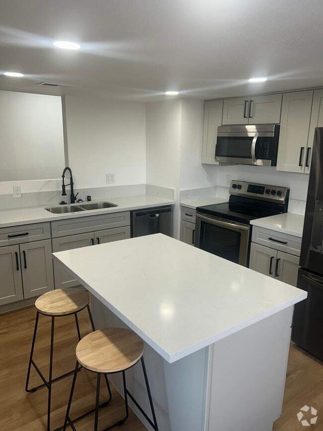 Building Photo - 3790 Shirebrook Dr Unit Newly remodel 2 Bd 2 Bth Rental