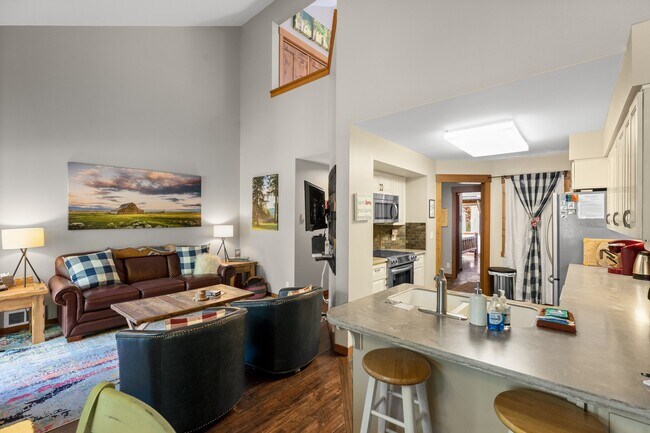 1750 E Lakeshore Dr Unit 203