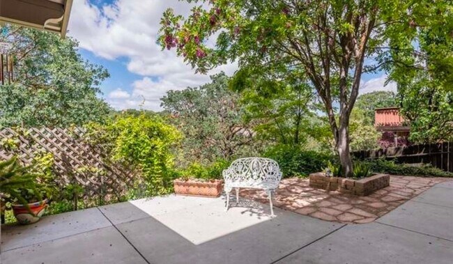 Photo - Very large, 4 bedroom 2.5 bath home