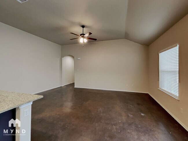 Photo - 228 Kaspar Way
