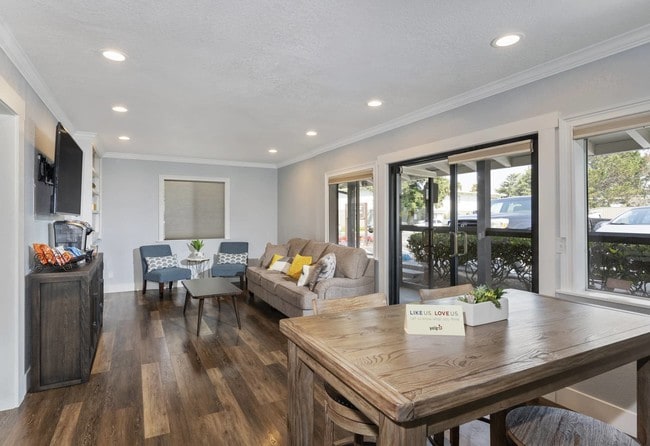 Photo - Cambridge Court