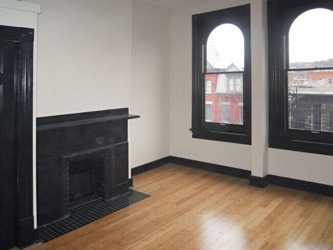 Photo - 2012 E Carson St Unit 200