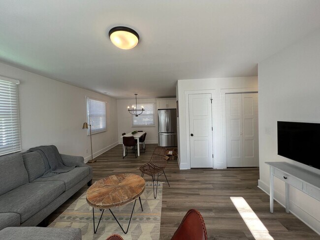 Photo - 1003 Hadley Rd