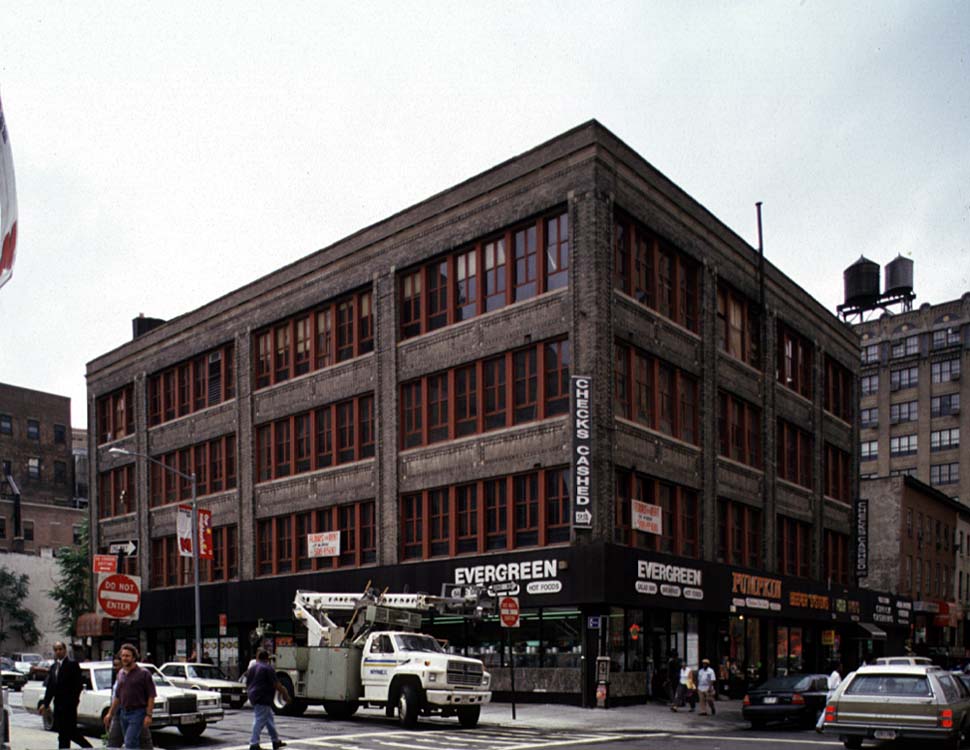 Photo - 100 Willoughby St