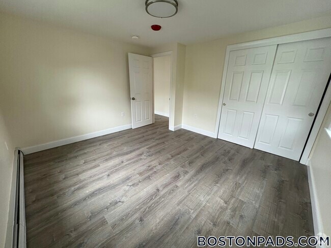 Building Photo - 9 River Dr Rental