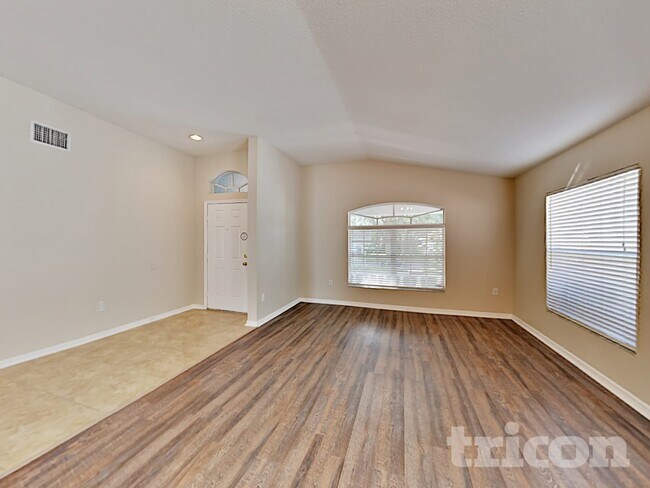 Photo - 1926 Sean Wood Cir