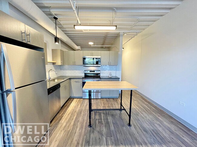951 W Dakin St Unit 1B