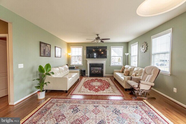 Photo - 21934 Blackheath Way