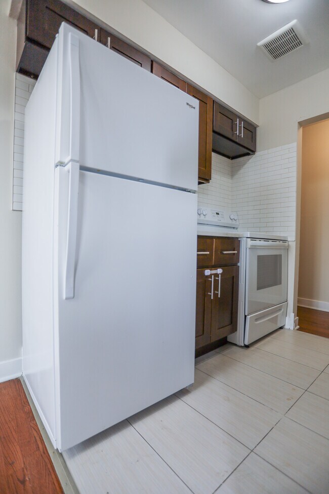 Photo - 5851 N Winthrop Ave Unidad #304