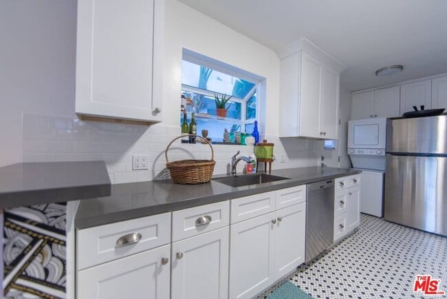 Photo - 2422 Abbot Kinney Blvd