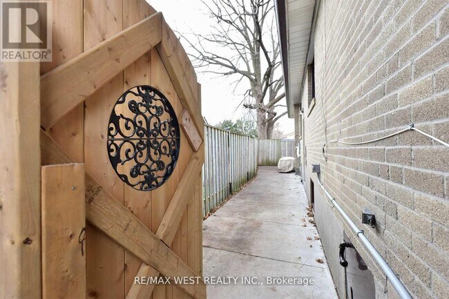 Photo - 45 Wildlark Dr