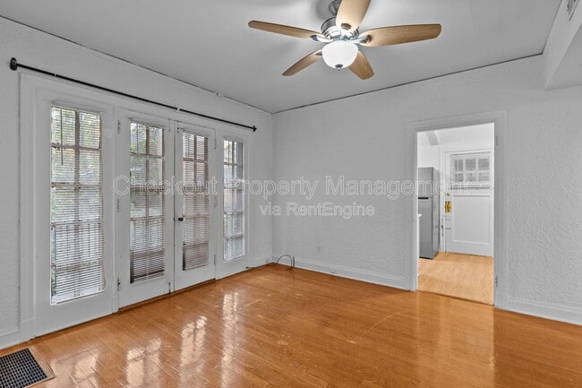 Photo - 7338 Forsyth Blvd