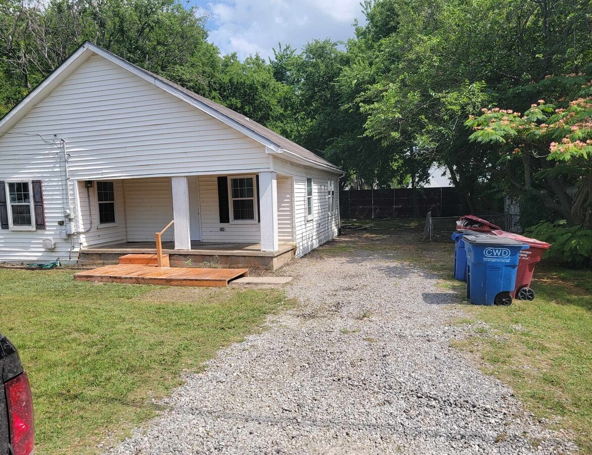 Photo - 449 Rigsby Dr