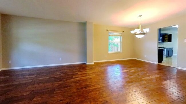 Photo - 1024 Klondike Loop