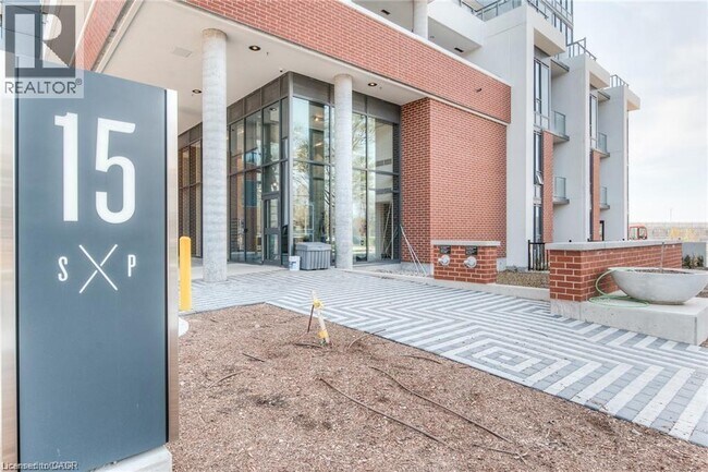 Photo - 15 Wellington St S Unit 814