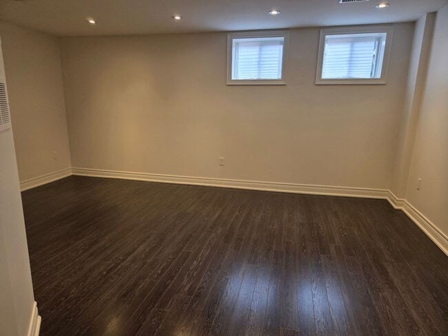 Building Photo - 57 Rivitt Pl Unit Basement apartment for rent