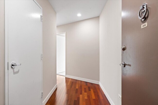 510 W Erie St Unit 805
