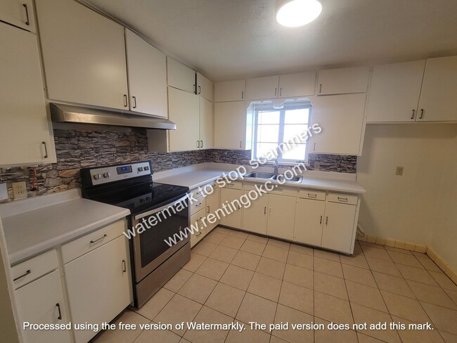Photo - 3 OR 4 bed ready to go!