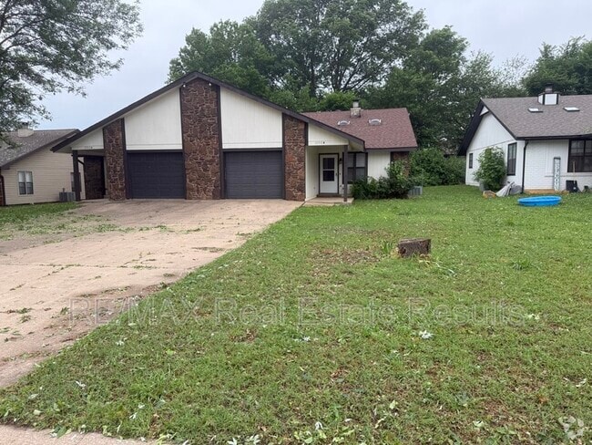 Building Photo - 1206 Whipporwill Ln Unit B Rental