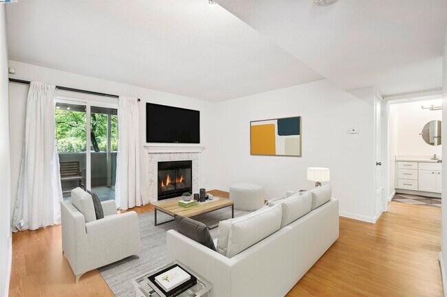 Photo - 760 Canyon Oaks Dr Unit D