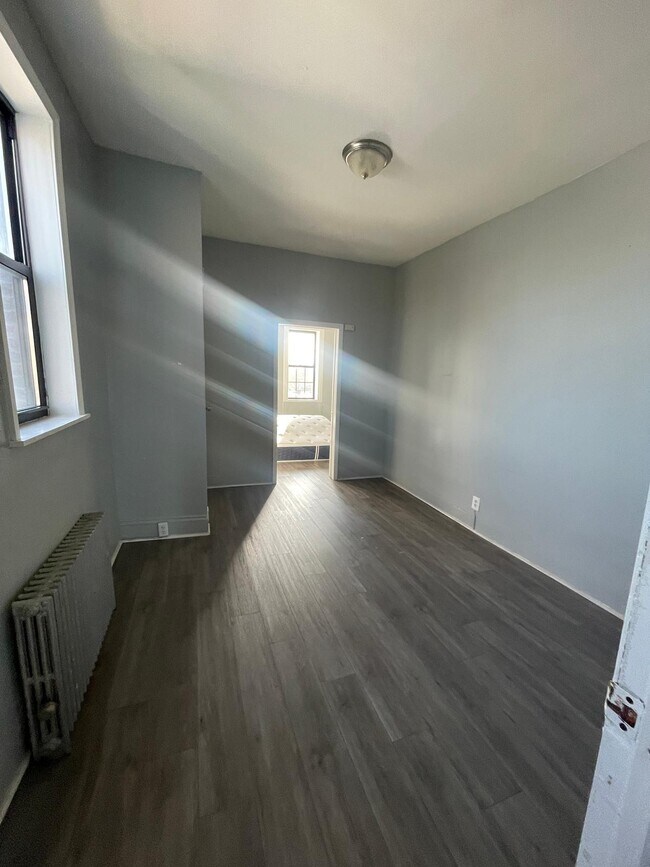 8 St Paul st 4R - 11 Saint Pauls Ave Unidad 4R