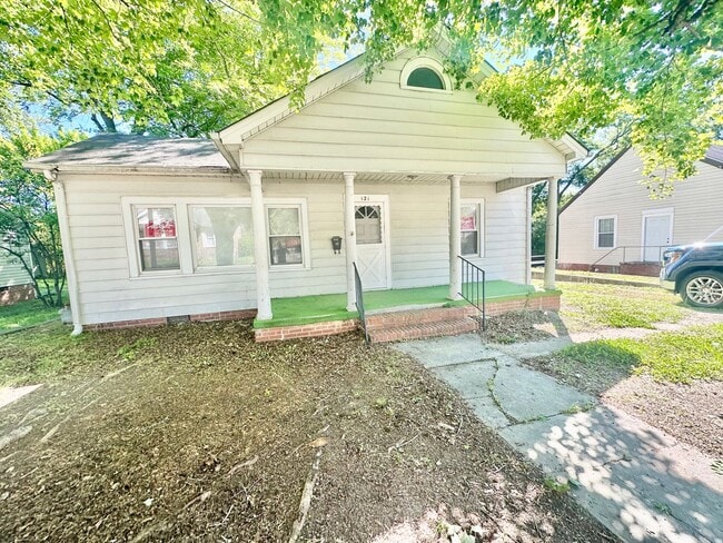 Photo - 121 Henry St