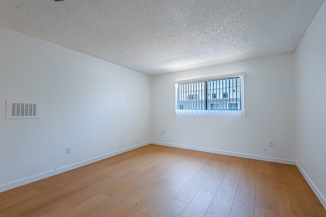 Model #213 Bedroom - 6210 Whitsett