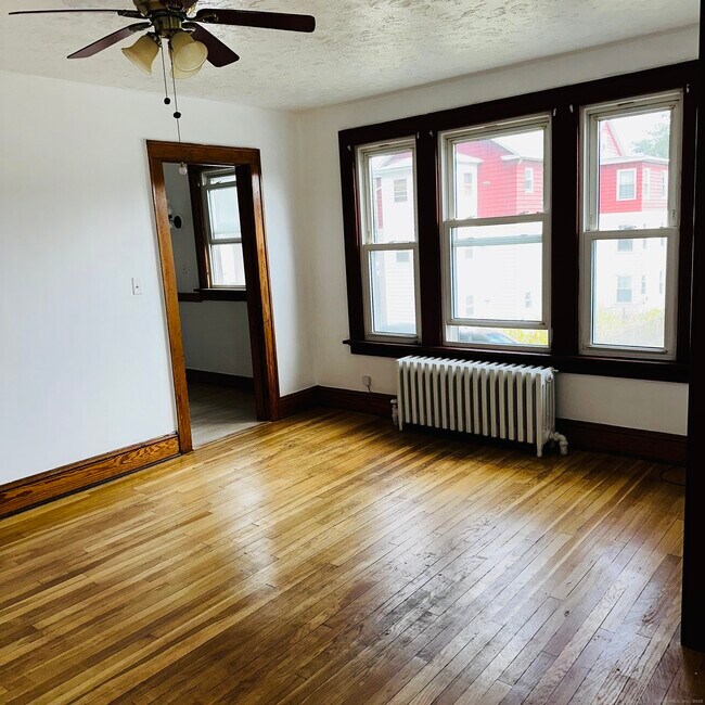 Photo - 20 Amaryllis Ave