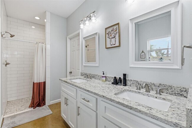 Photo - 152 Spring Hollow Trail