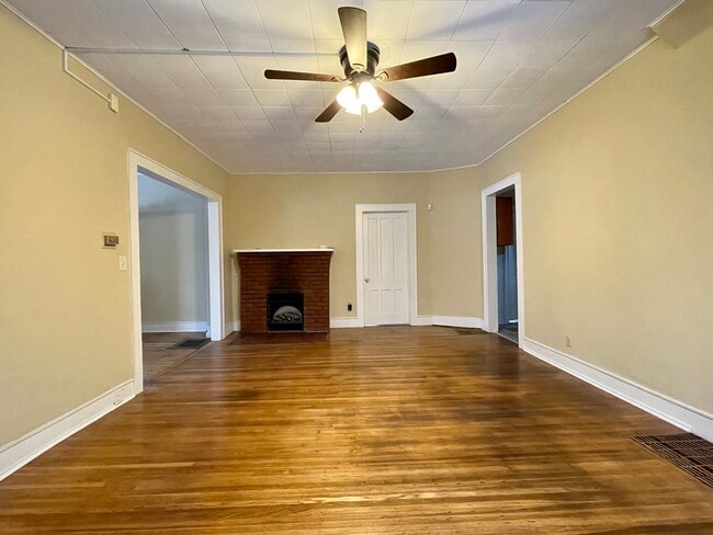 Building Photo - 128 Washington St Unit 1